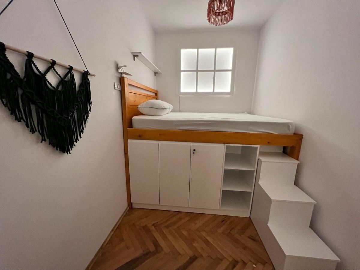 Trip'N'Hostel Chill Zone Тирана Екстериор снимка