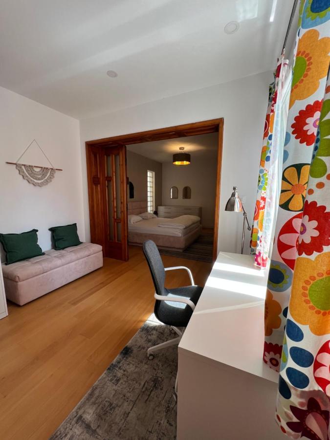 Trip'N'Hostel Chill Zone Тирана Екстериор снимка