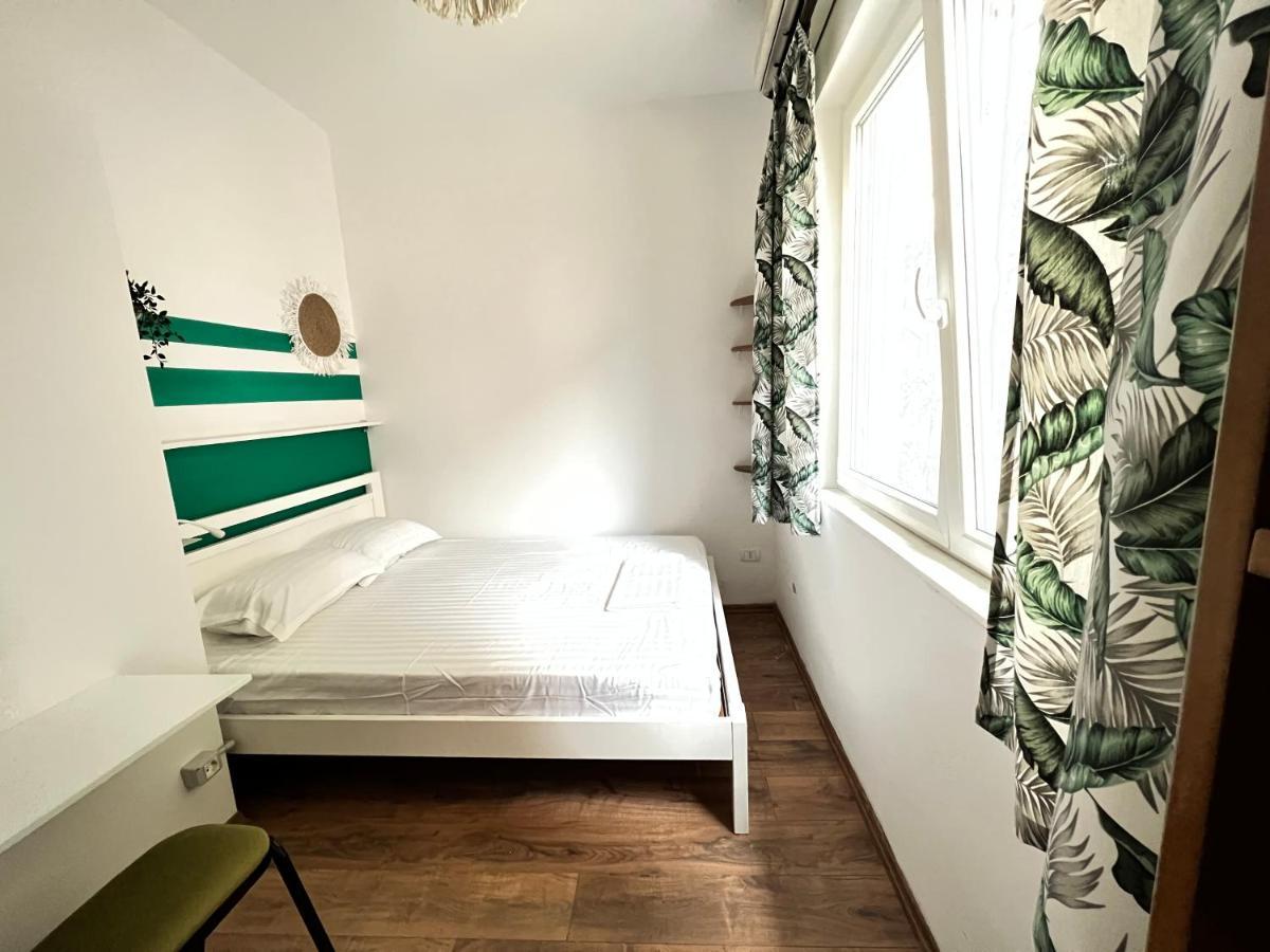 Trip'N'Hostel Chill Zone Тирана Екстериор снимка