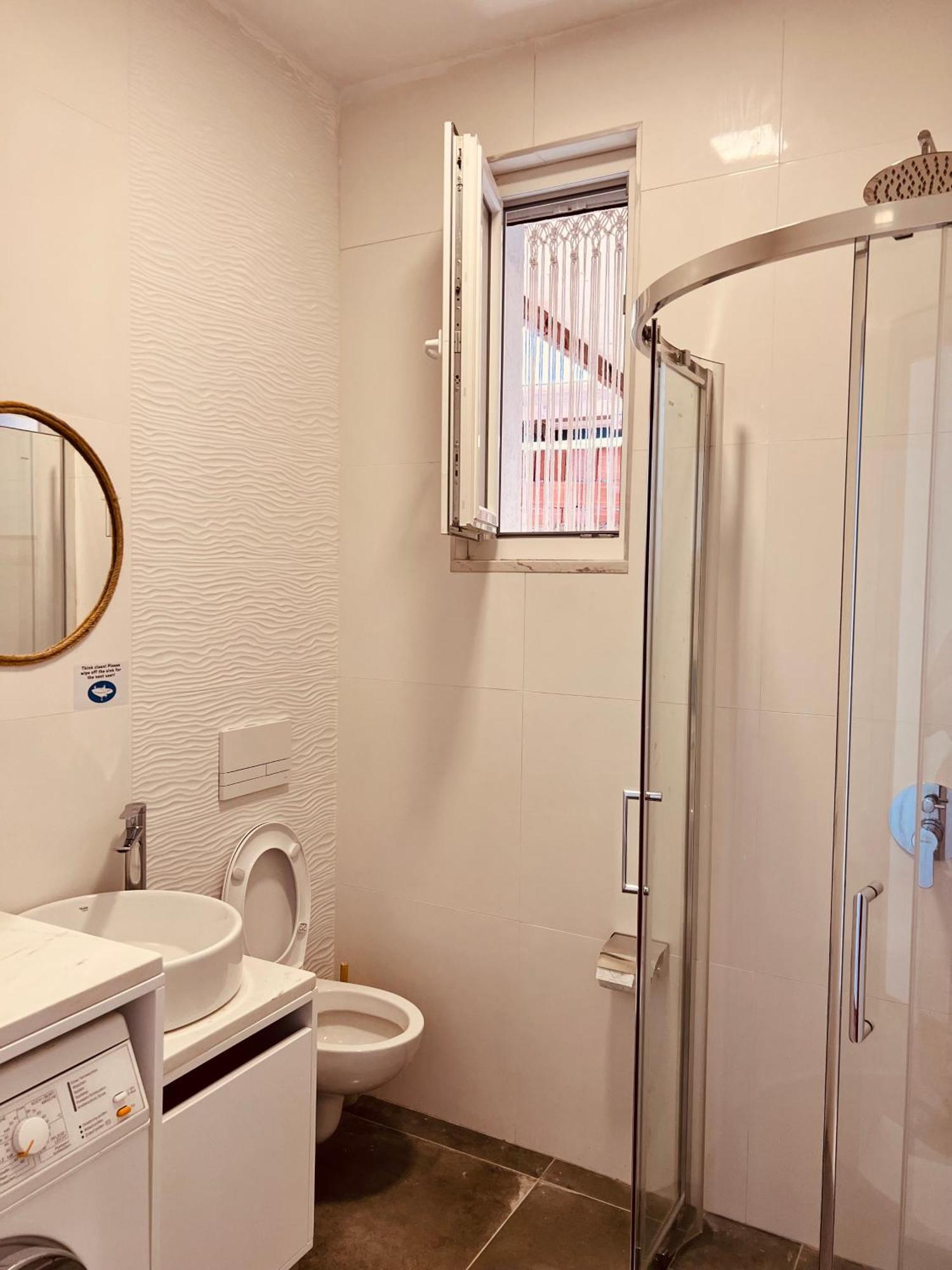 Trip'N'Hostel Chill Zone Тирана Екстериор снимка