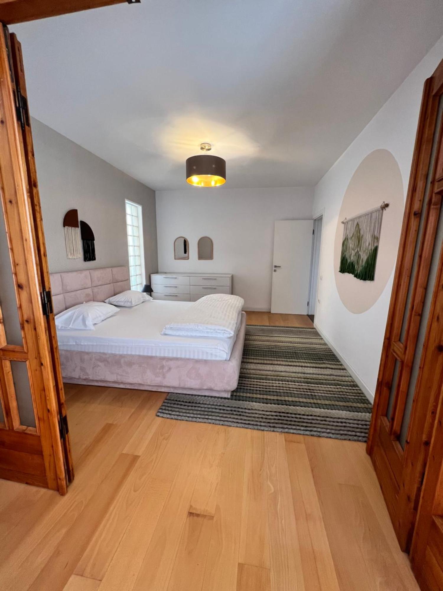 Trip'N'Hostel Chill Zone Тирана Екстериор снимка