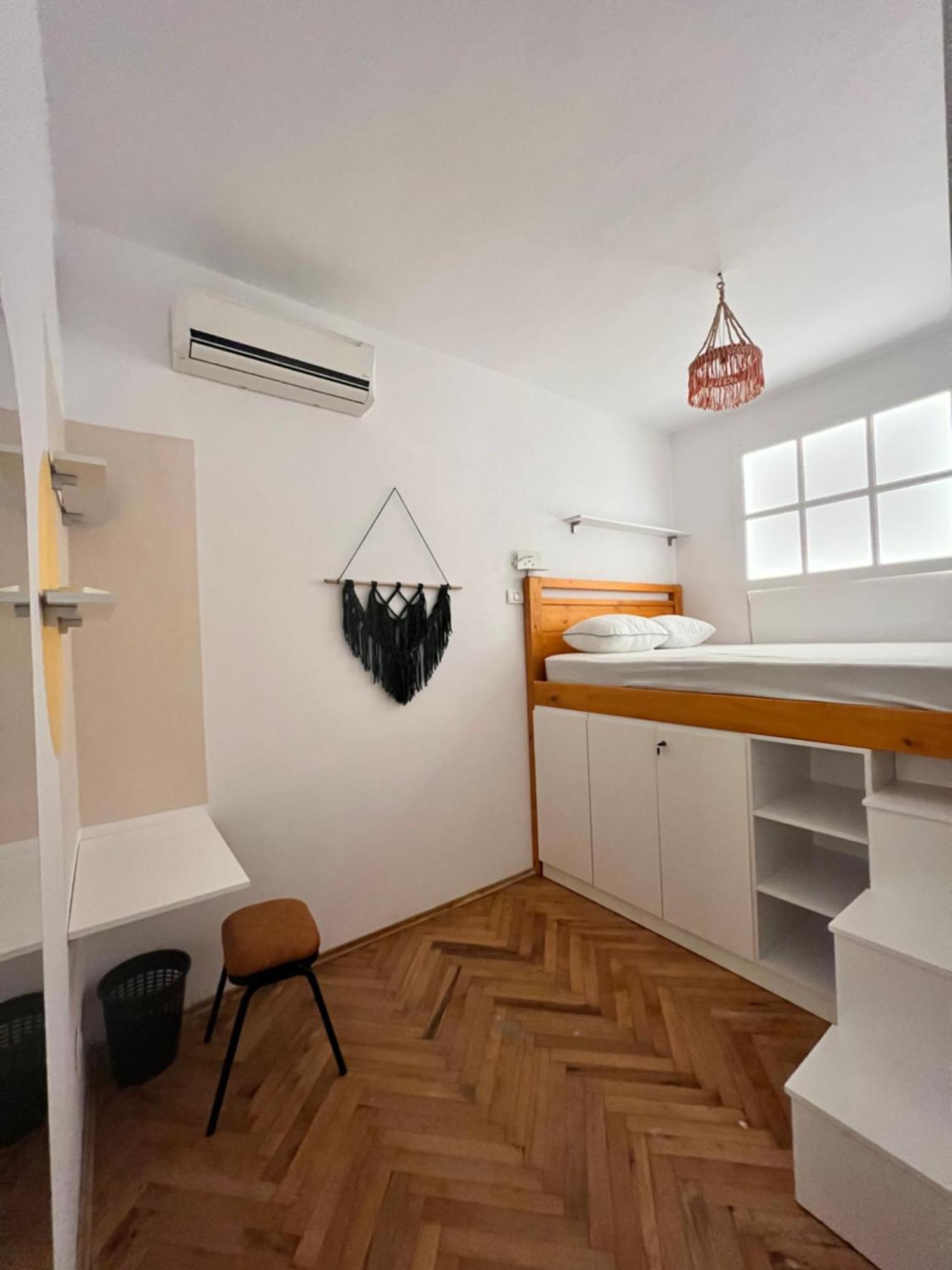 Trip'N'Hostel Chill Zone Тирана Екстериор снимка