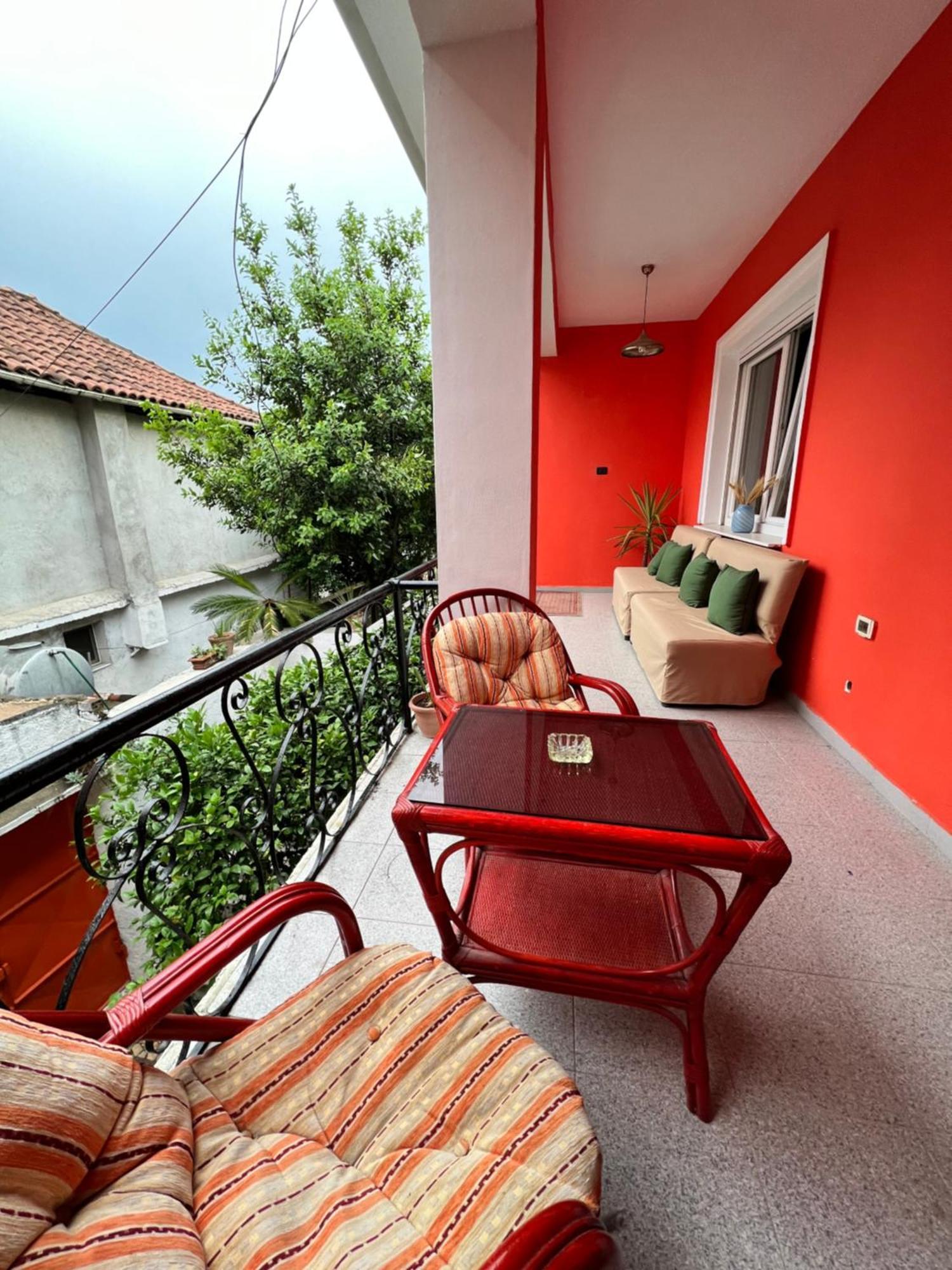 Trip'N'Hostel Chill Zone Тирана Екстериор снимка