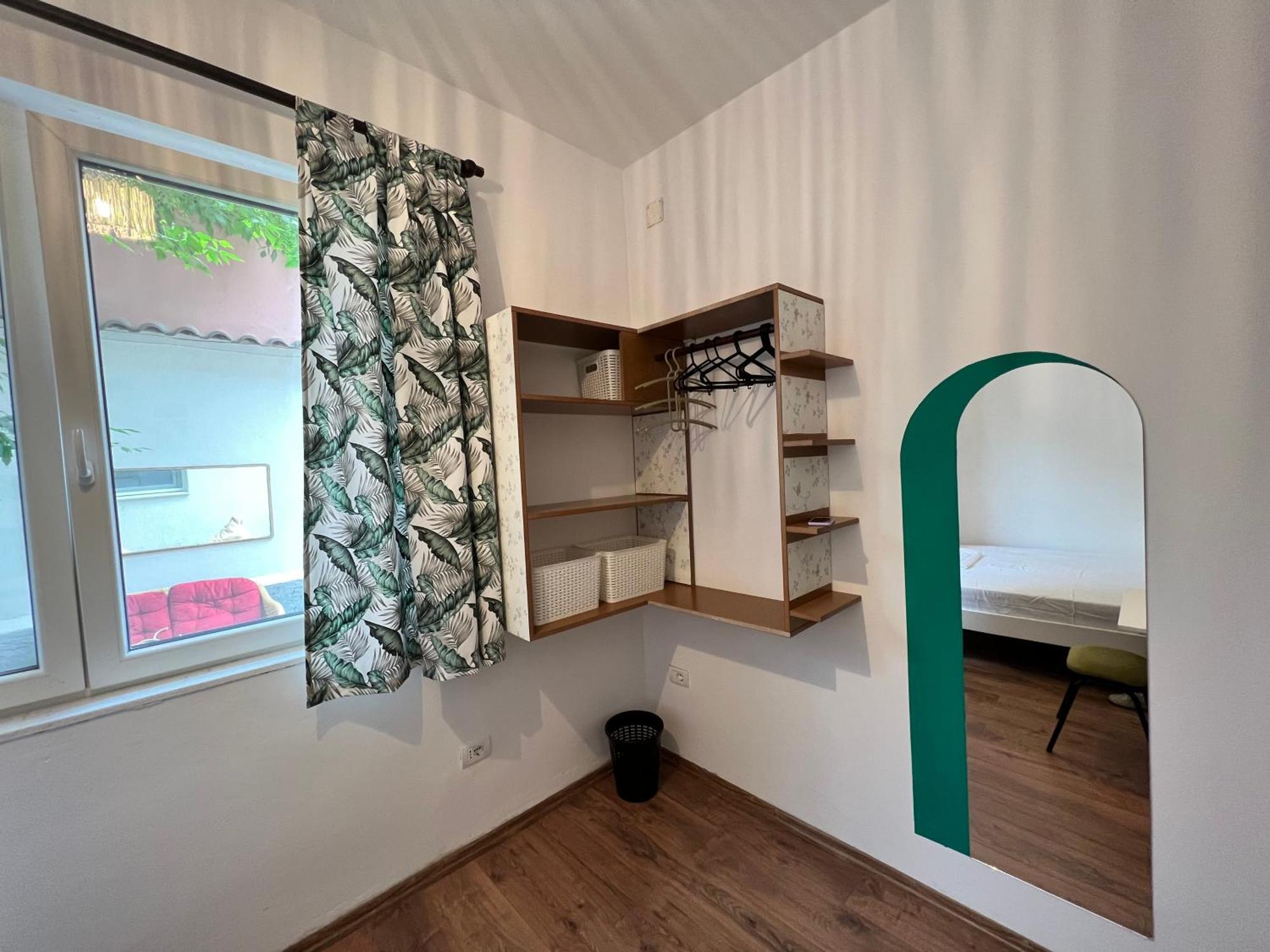 Trip'N'Hostel Chill Zone Тирана Екстериор снимка