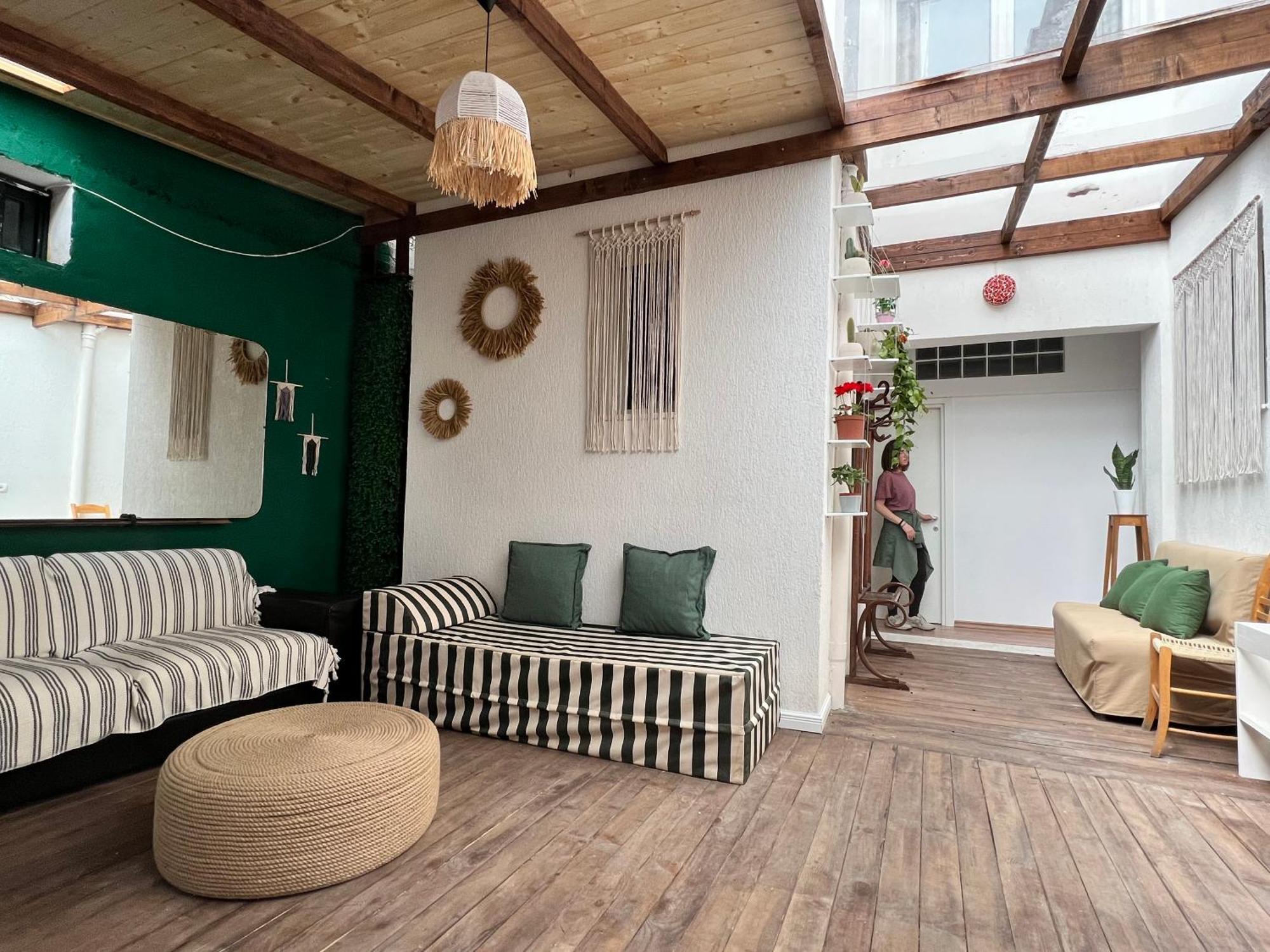 Trip'N'Hostel Chill Zone Тирана Екстериор снимка