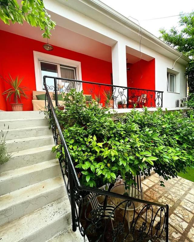 Trip'N'Hostel Chill Zone Тирана Екстериор снимка