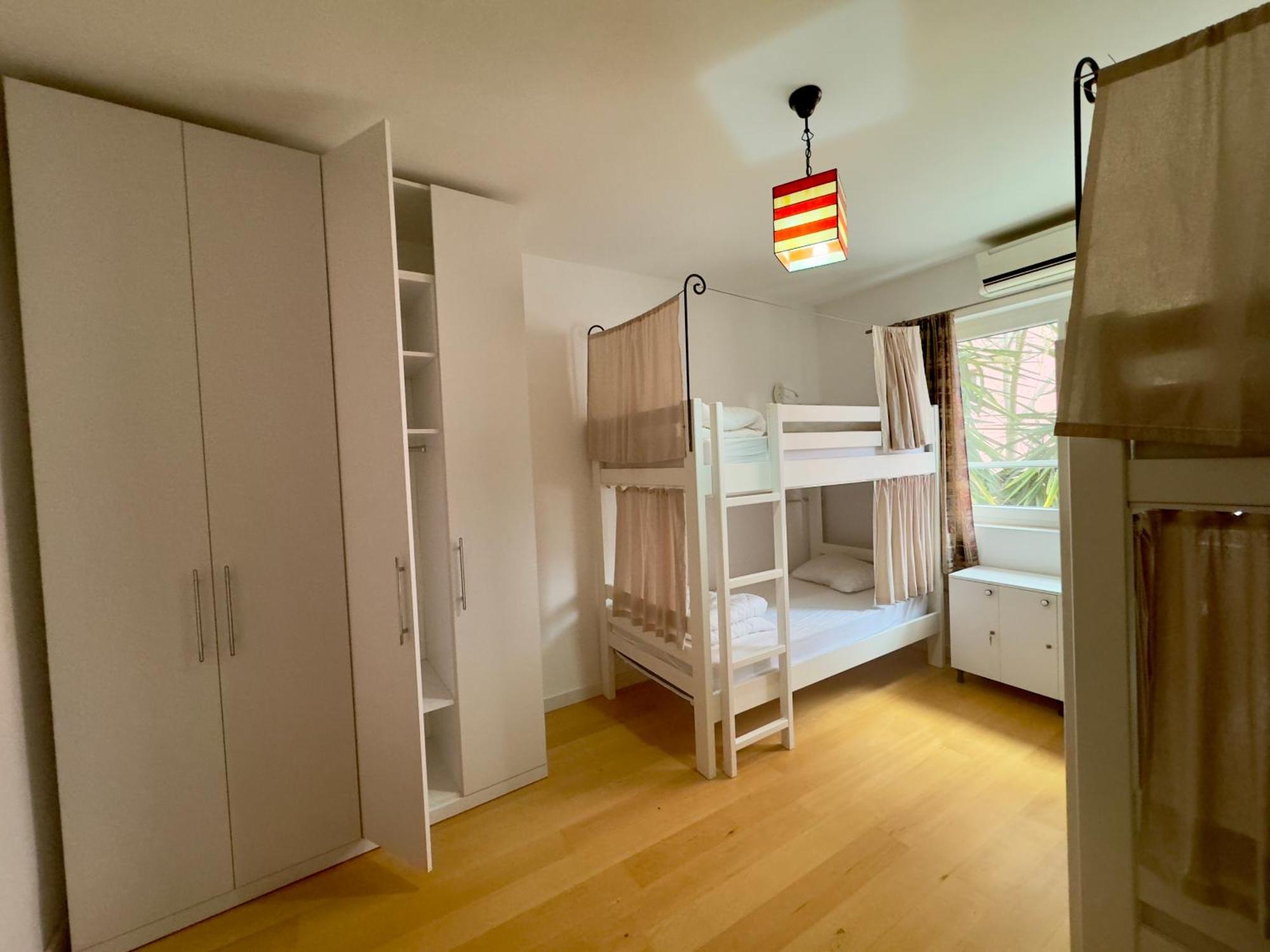 Trip'N'Hostel Chill Zone Тирана Екстериор снимка
