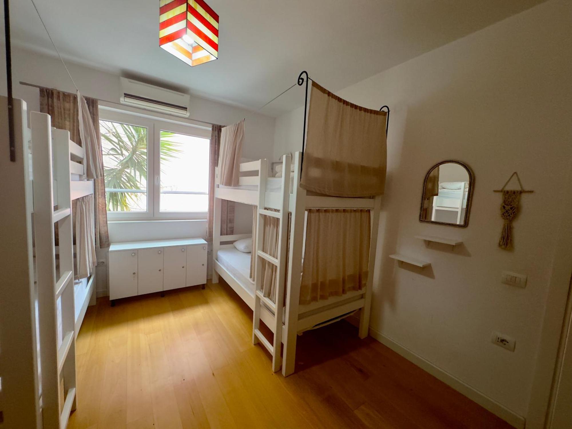 Trip'N'Hostel Chill Zone Тирана Екстериор снимка