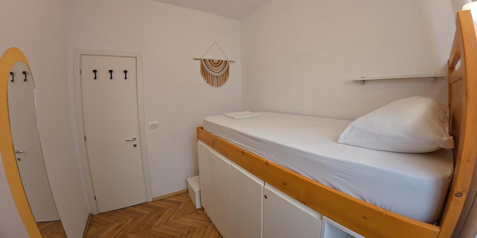 Trip'N'Hostel Chill Zone Тирана Екстериор снимка
