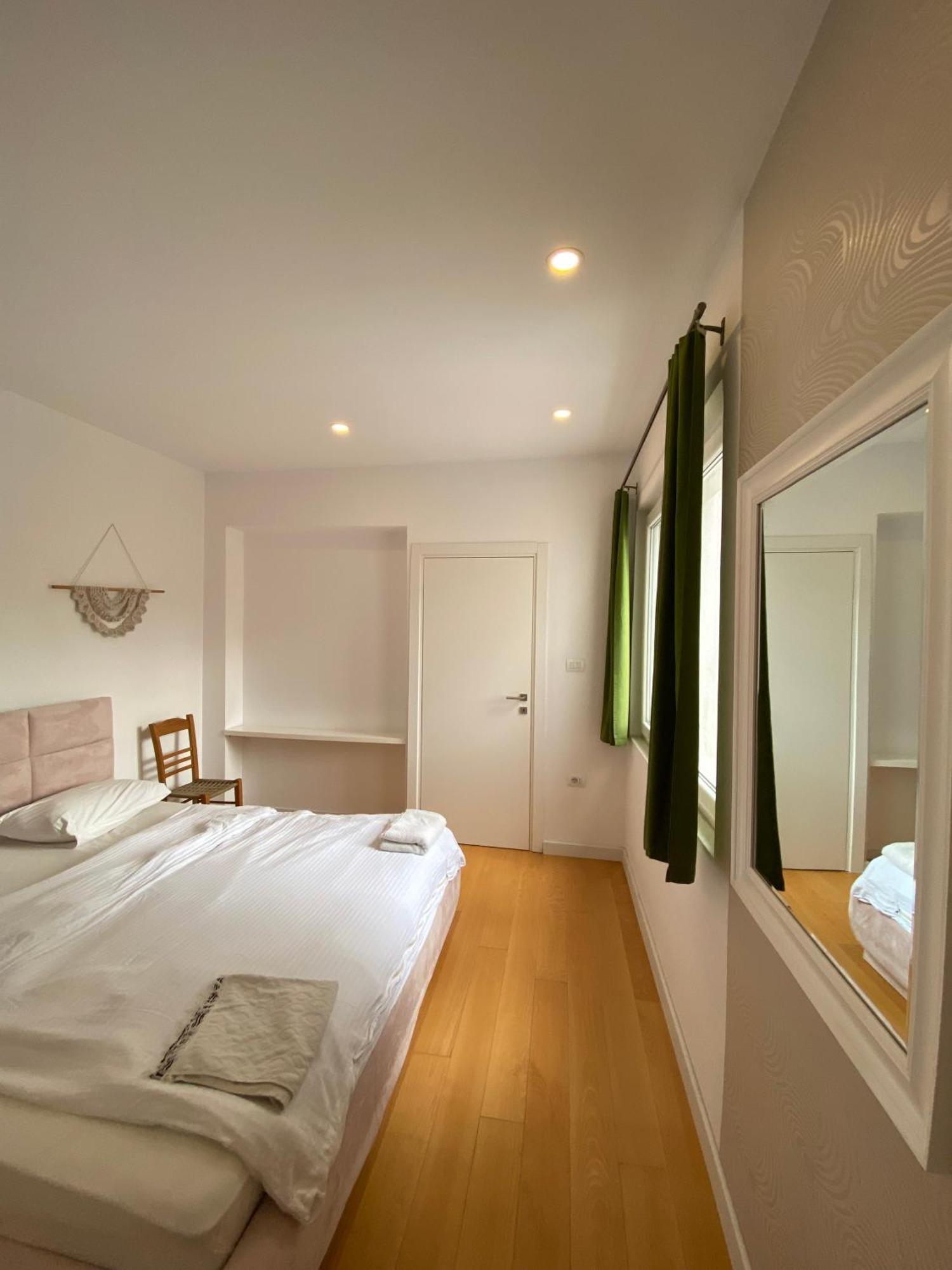 Trip'N'Hostel Chill Zone Тирана Екстериор снимка