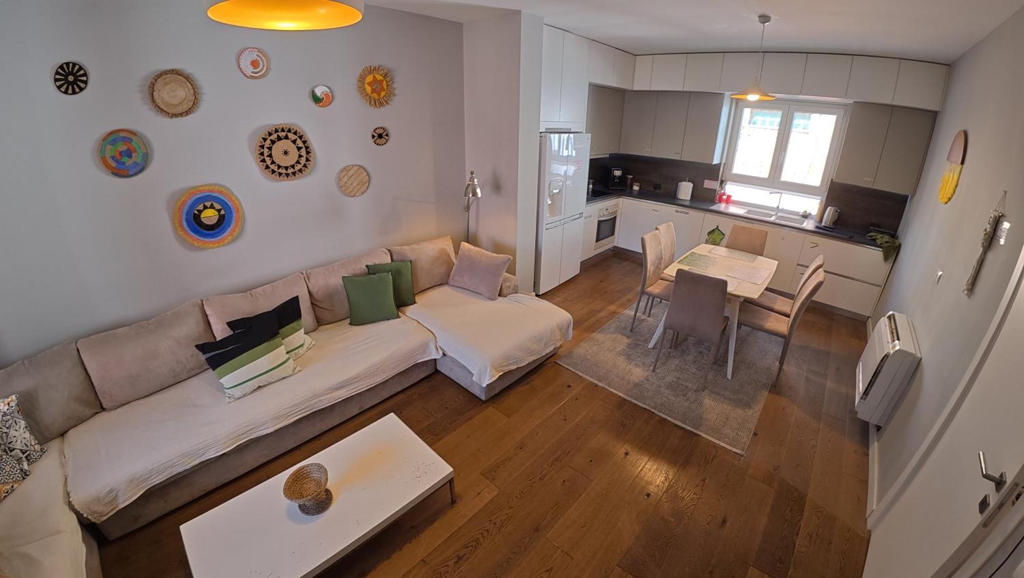 Trip'N'Hostel Chill Zone Тирана Екстериор снимка
