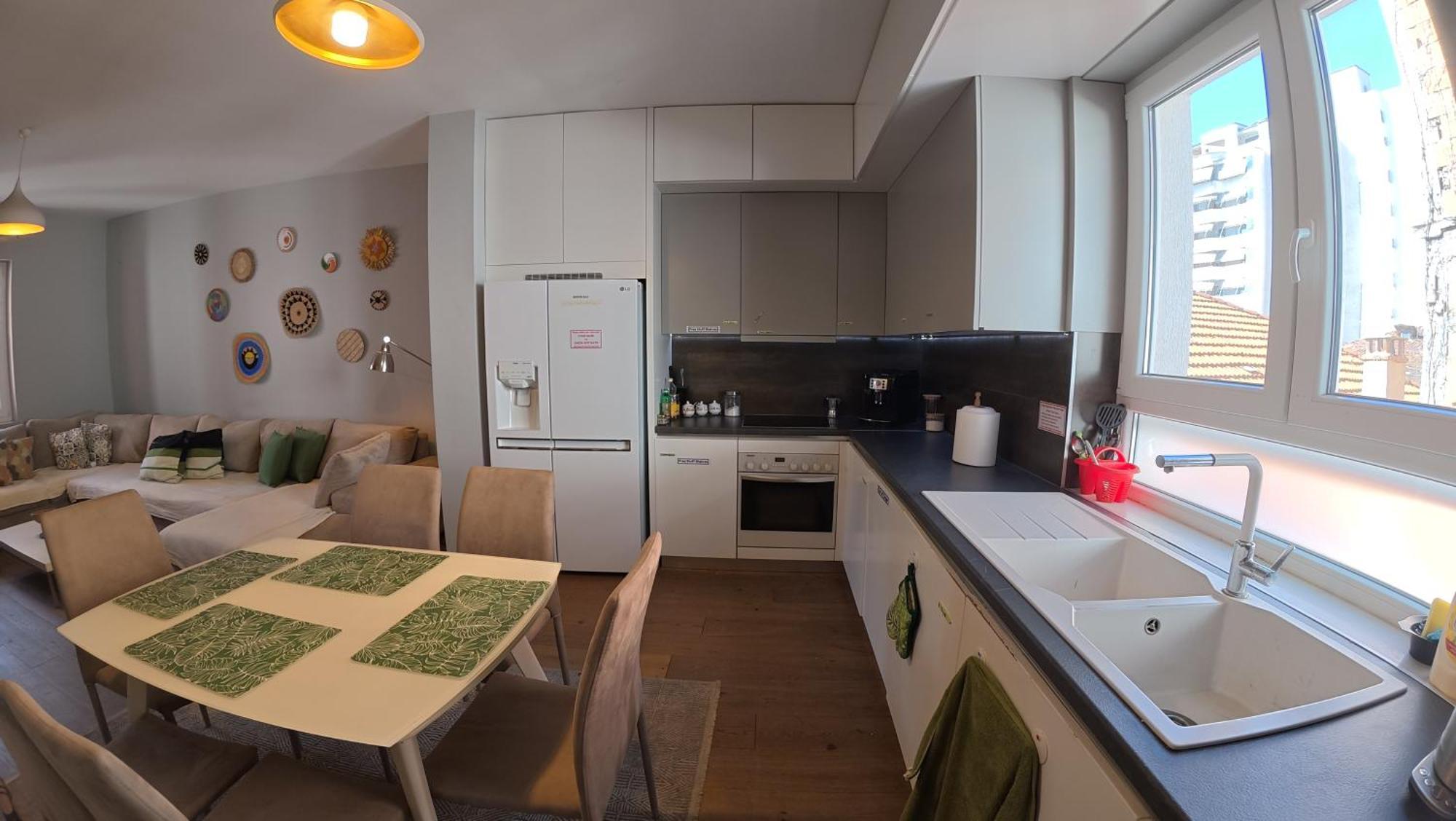 Trip'N'Hostel Chill Zone Тирана Екстериор снимка