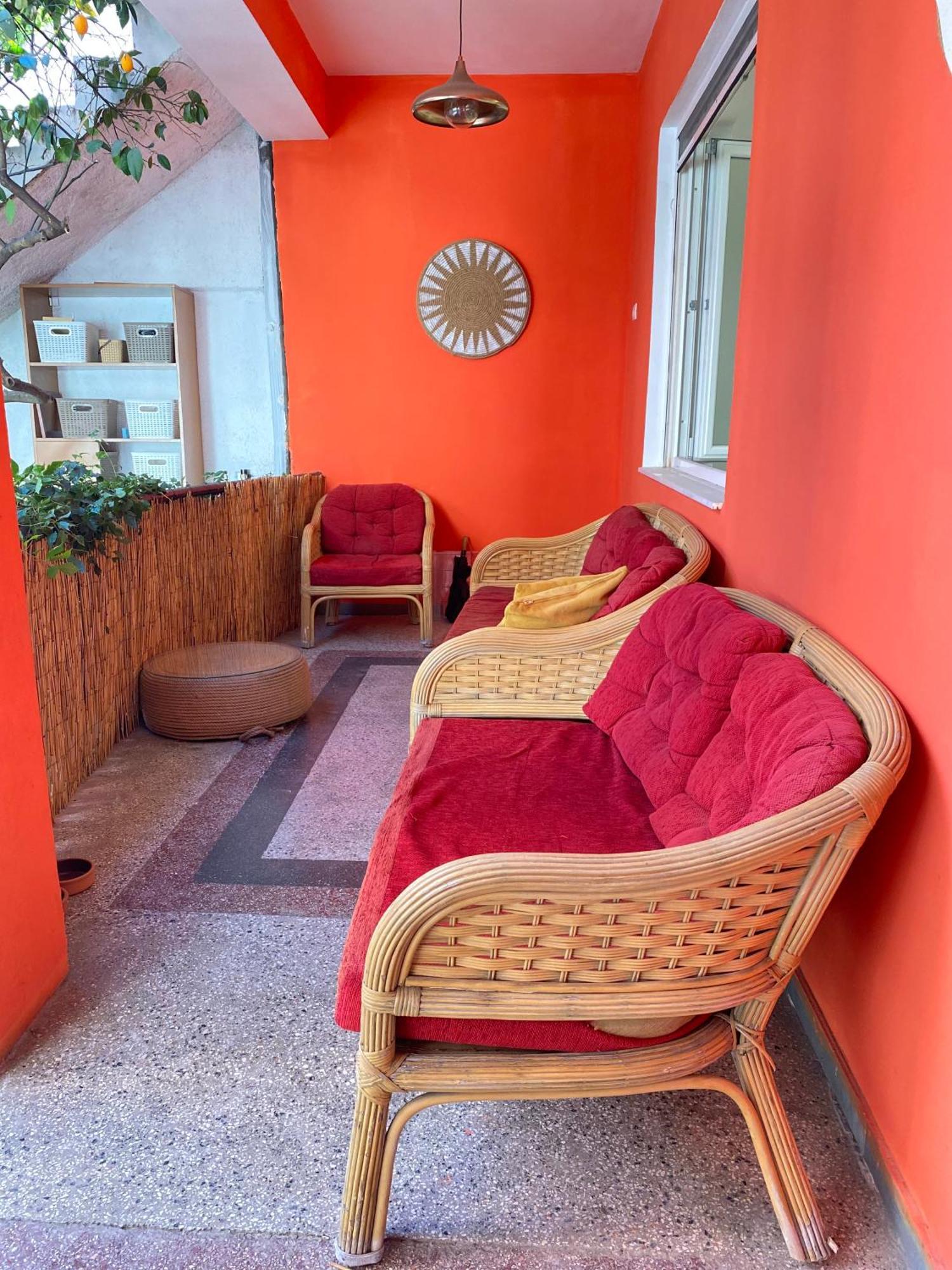 Trip'N'Hostel Chill Zone Тирана Екстериор снимка