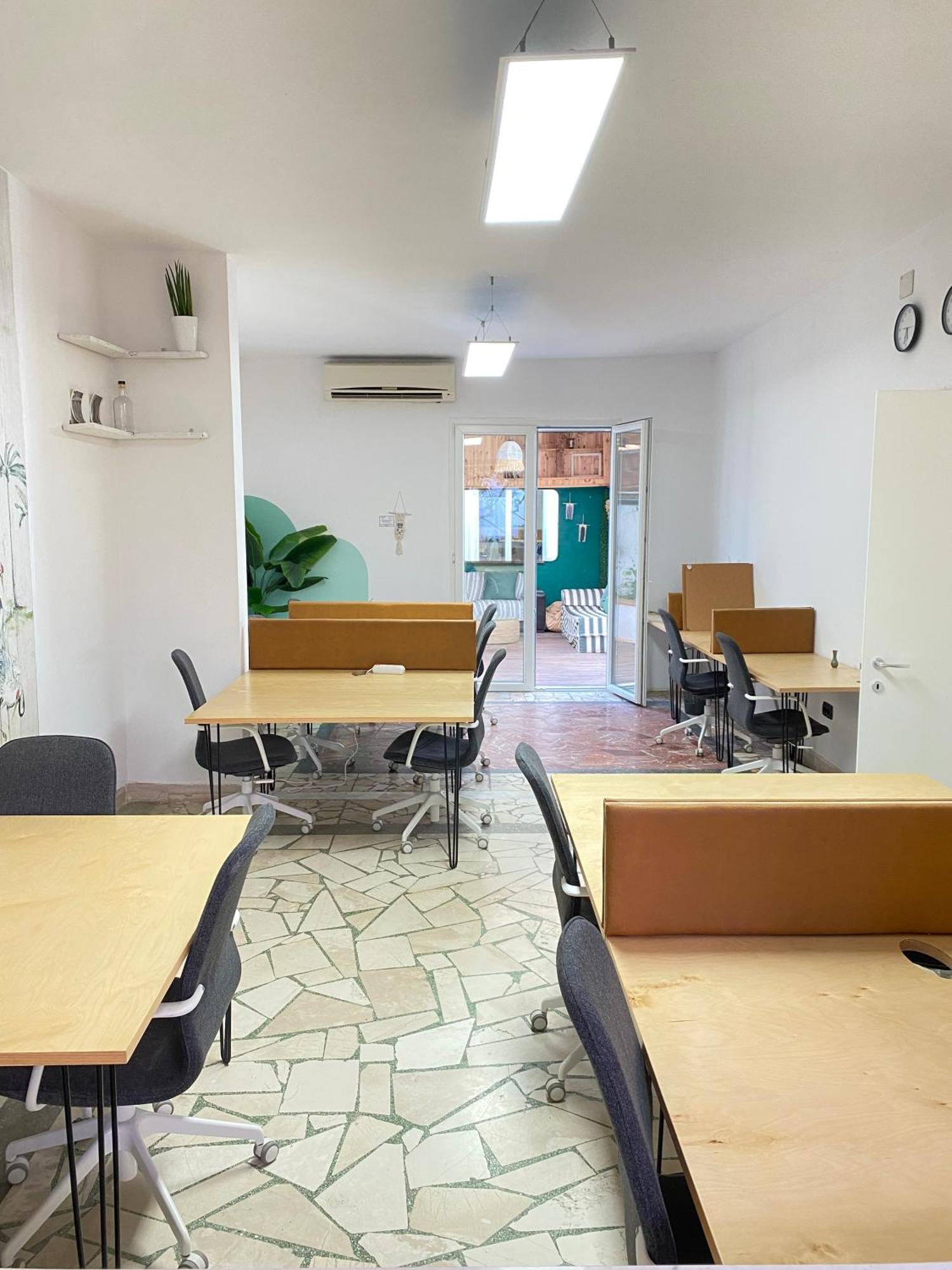 Trip'N'Hostel Chill Zone Тирана Екстериор снимка