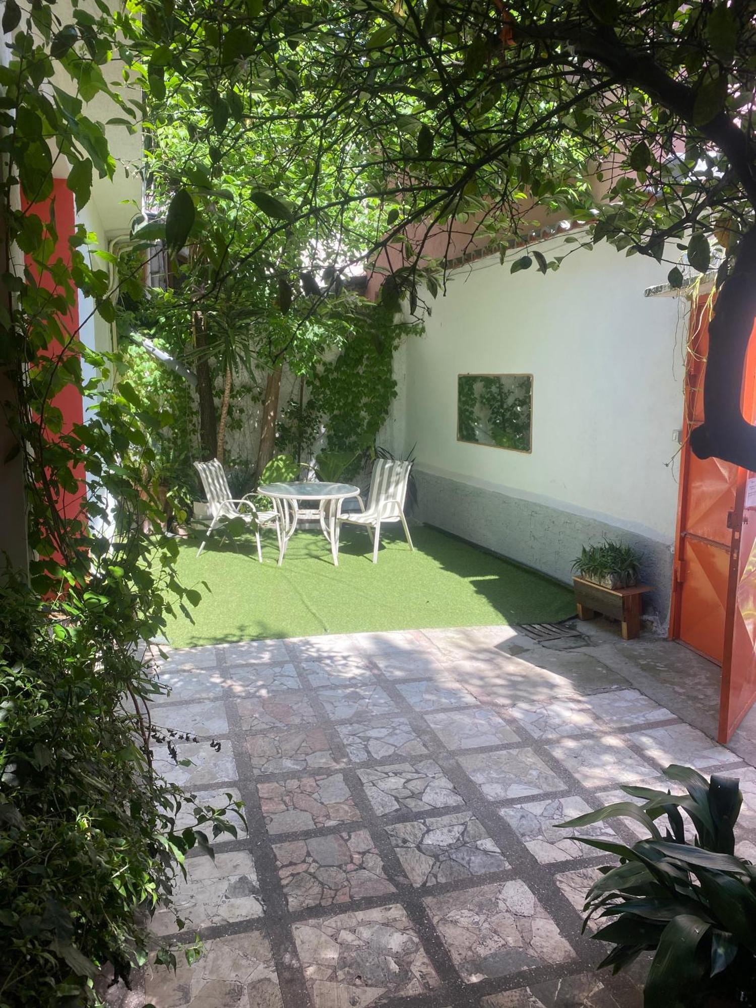 Trip'N'Hostel Chill Zone Тирана Екстериор снимка